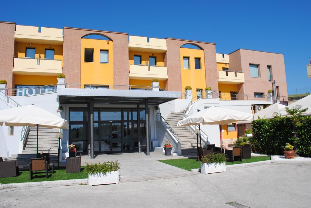 Hotel La Tavernetta Кампобассо Экстерьер фото